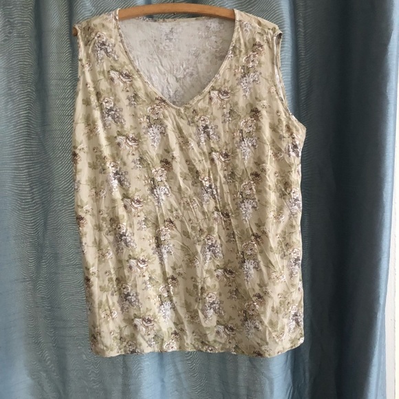 Floral Sleeveless V-Neck Top- no tags- 24” pit to pit- real pretty - Picture 1 of 12